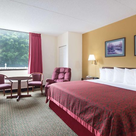 Days Inn By Wyndham Chambersburg Eksteriør billede