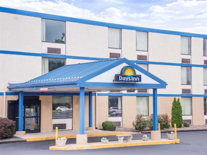 Days Inn By Wyndham Chambersburg Eksteriør billede