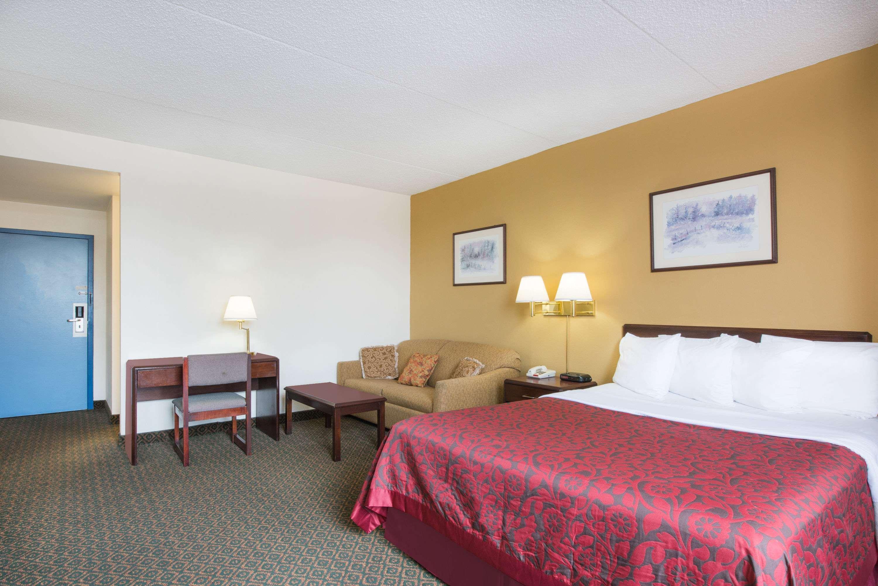 Days Inn By Wyndham Chambersburg Eksteriør billede