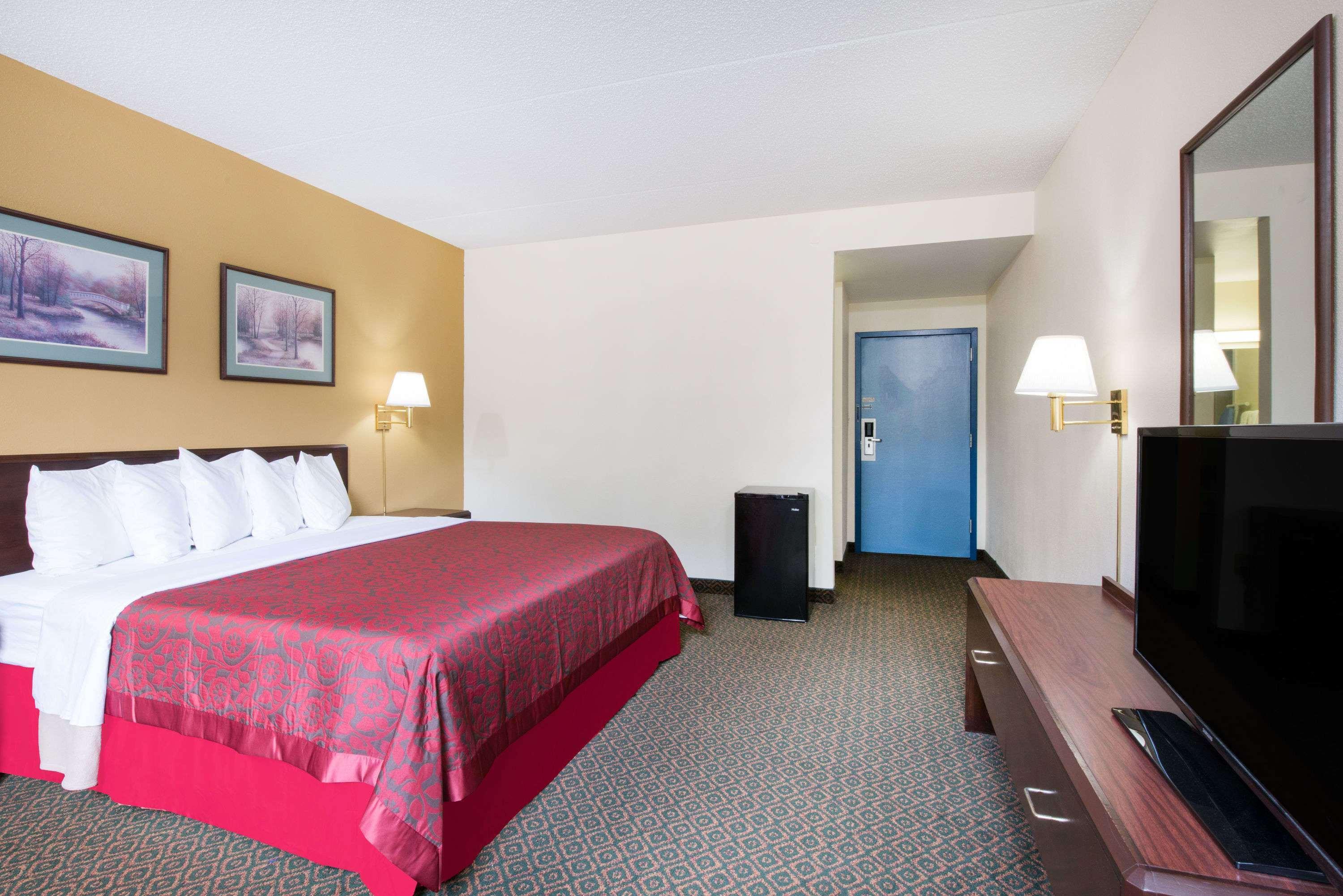 Days Inn By Wyndham Chambersburg Eksteriør billede