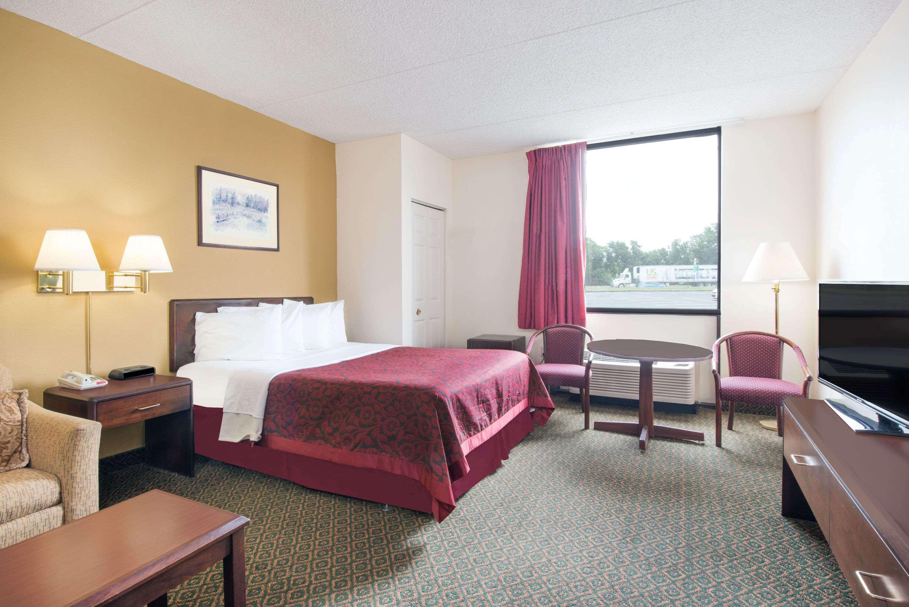Days Inn By Wyndham Chambersburg Eksteriør billede